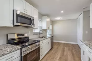 10608 Salamanca Dr, Port Richey, FL 34668 - Photo 12