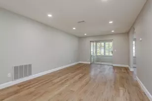 10608 Salamanca Dr, Port Richey, FL 34668 - Photo 6