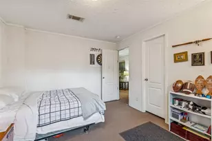 27435 Holiday Dr, Dade City, FL 33525 - Photo 36