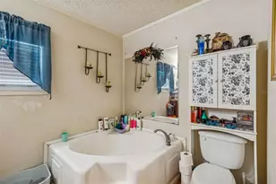 27435 Holiday Dr, Dade City, FL 33525 - Photo 30