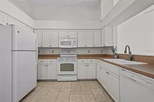 2014 Golf View Dr, Tarpon Springs, FL 34689 - Photo 8