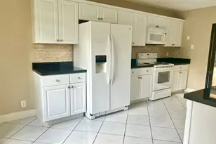 9217 NW 49th Pl, Sunrise, FL 33351 - Photo 8