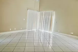 9217 NW 49th Pl, Sunrise, FL 33351 - Photo 4