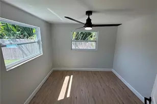 3983 Marlin Dr SE, Saint Petersburg, FL 33705 - Photo 10