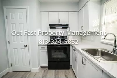 11312 N 52nd Street #B17, Tampa, FL 33617 - Photo 8