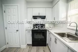 11312 N 52nd St, Tampa, FL 33617 - Photo 8