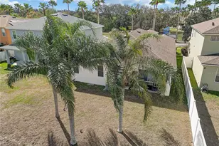 2410 Hawks Point Ct, Ruskin, FL 33570 - Photo 52