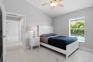 11850 7th St E, Treasure Island, FL 33706 - Photo 38