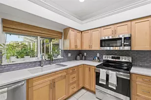 19408 Sandy Springs Cir, Lutz, FL 33558 - Photo 6