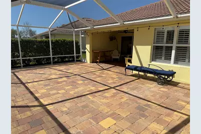2121 Burgos Drive, Sarasota, FL 34238 - Photo 18