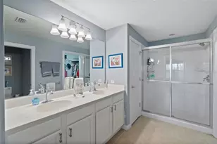2121 Burgos Dr, Sarasota, FL 34238 - Photo 6