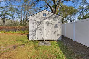 14403 Brentwood Dr, Tampa, FL 33618 - Photo 44