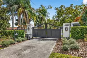 12010 Hardaman Pl, Tampa, FL 33618 - Photo 14
