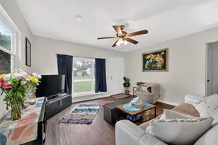 306 E Hydrangia St, Tampa, FL 33612 - Photo 6