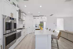 29003 Trevi Pl, Wesley Chapel, FL 33543 - Photo 10