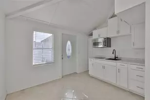 700 Glenwood Ave S, Clearwater, FL 33756 - Photo 22