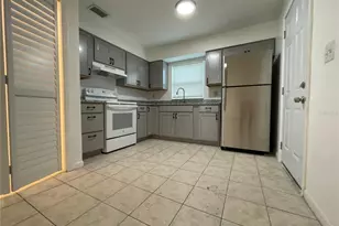 10405 N Jasmine Ave, Tampa, FL 33612 - Photo 12