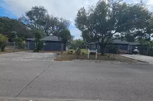 10405 N Jasmine Ave, Tampa, FL 33612 - Photo 2