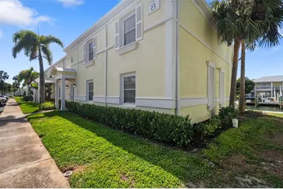 4911 Coquina Key Drive SE #C, Saint Petersburg, FL 33705 - Photo 2
