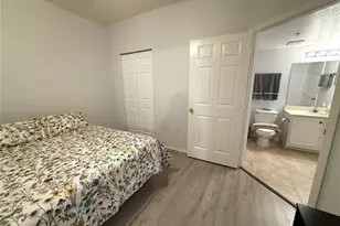 10764 70th Ave, Seminole, FL 33772 - Photo 16