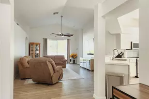 1426 Appleton Pl, Wesley Chapel, FL 33543 - Photo 10