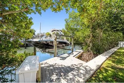 1811 Bayou Grande Boulevard NE, Saint Petersburg, FL 33703 - Photo 16