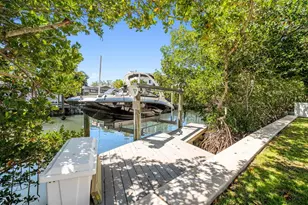 1811 Bayou Grande Blvd NE, Saint Petersburg, FL 33703 - Photo 16