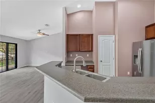 16505 Kingletridge Ave, Lithia, FL 33547 - Photo 8