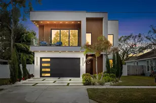 910 W W St, Tampa, FL 33602 - Photo 1