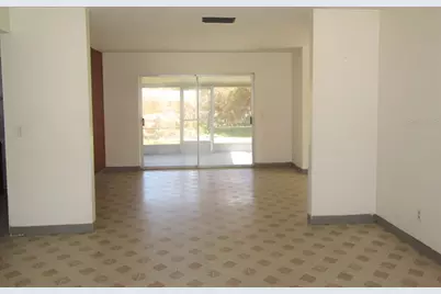 10405 N 22nd Street, Tampa, FL 33612 - Photo 8