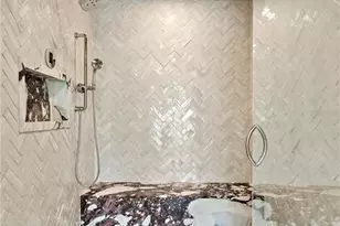 2580 East Bay Isle Dr SE, Saint Petersburg, FL 33705 - Photo 36