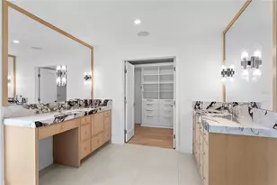 2580 East Bay Isle Dr SE, Saint Petersburg, FL 33705 - Photo 32