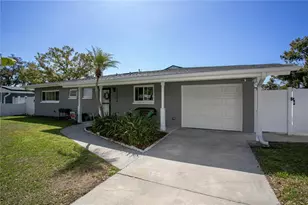 13596 Croft Dr N, Largo, FL 33774 - Photo 4