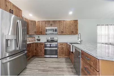 301 Sugar Creek Drive, Plant City, FL 33563 - Photo 2