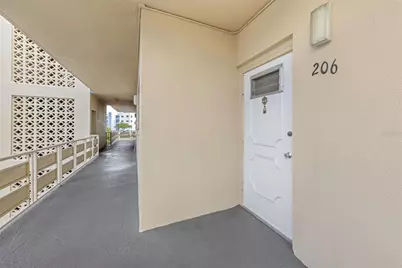 5750 80th Street N #B-206, Saint Petersburg, FL 33709 - Photo 4