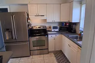 1061 Nokomis St, Clearwater, FL 33755 - Photo 4