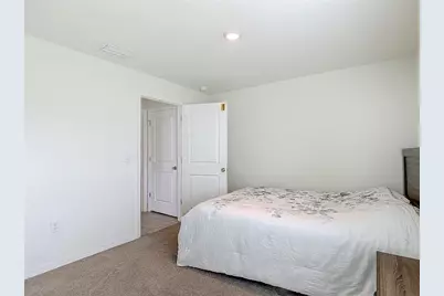 7530 Broad Pointe Drive, Zephyrhills, FL 33540 - Photo 24