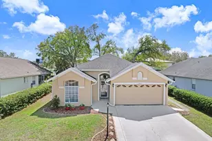 28912 Burke Mill Pl, Wesley Chapel, FL 33545 - Photo 2