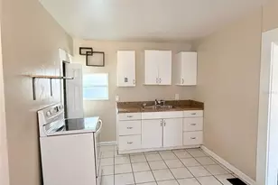 2609 4th St S, Saint Petersburg, FL 33705 - Photo 8