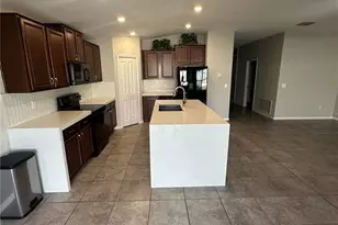 903 Zone Tailed Hawk Pl, Ruskin, FL 33570 - Photo 6