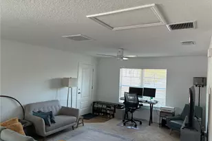 2651 1/2 Bayside Dr S, Saint Petersburg, FL 33705 - Photo 8