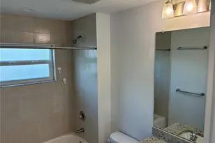 2651 1/2 Bayside Dr S, Saint Petersburg, FL 33705 - Photo 10