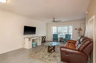 37236 Embassy Pk Ln, Dade City, FL 33525 - Photo 8