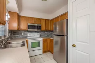 37236 Embassy Pk Ln, Dade City, FL 33525 - Photo 14