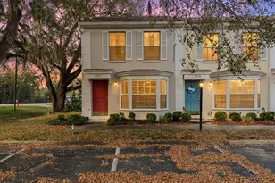 37236 Embassy Pk Ln, Dade City, FL 33525 - Photo 1