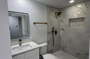 4210 Riverhills Dr, Tampa, FL 33617 - Photo 10