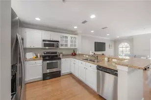 3308 Las Campos Pl, Tampa, FL 33611 - Photo 8