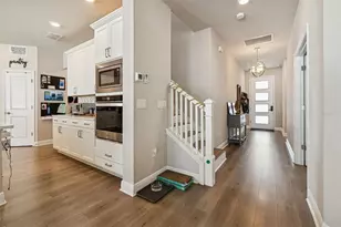 2407 W Carmen St, Tampa, FL 33609 - Photo 8