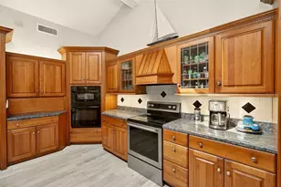 1725 Long Bow Ln, Clearwater, FL 33764 - Photo 14