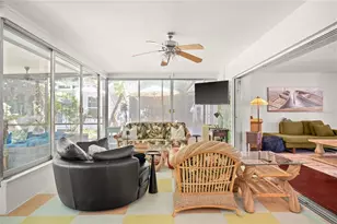 14197 Hetrick Cir N, Largo, FL 33774 - Photo 10